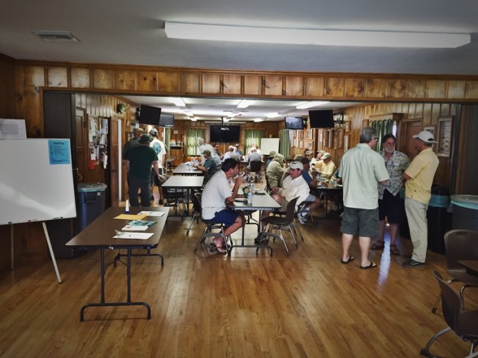 Lunch time! photo by Al Q